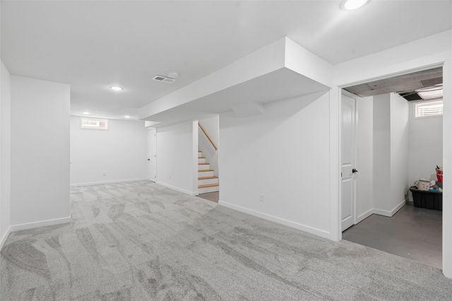 1111 33rd Street SE, Cedar Rapids, IA 52403