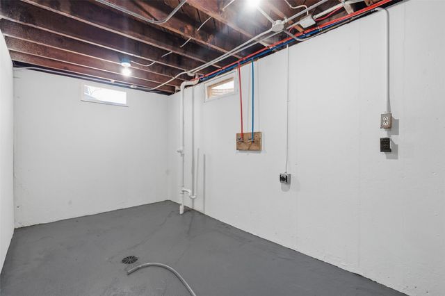 1111 33rd Street SE, Cedar Rapids, IA 52403