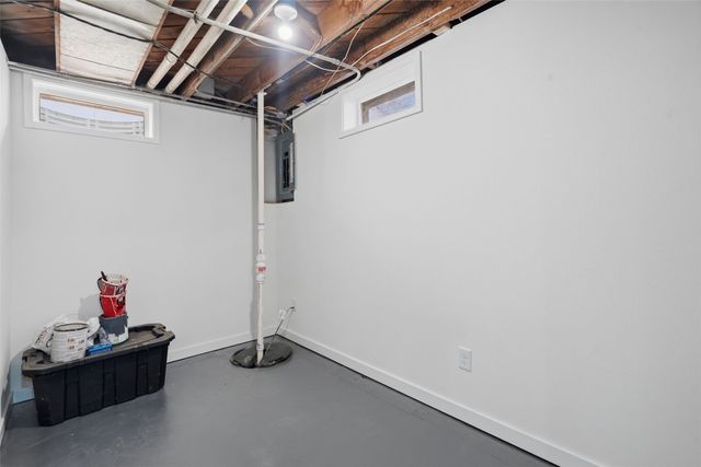 1111 33rd Street SE, Cedar Rapids, IA 52403