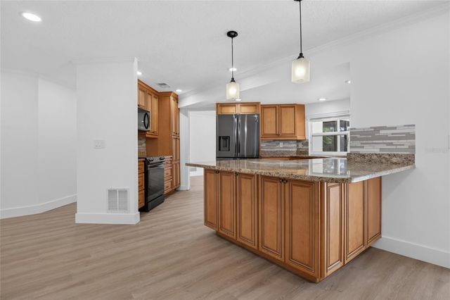 12114 RHONDA TERRACE, Seminole, FL 33772