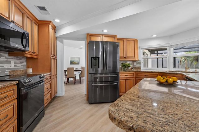 12114 RHONDA TERRACE, Seminole, FL 33772