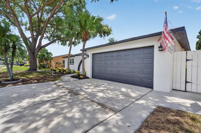 12114 RHONDA TERRACE, Seminole, FL 33772