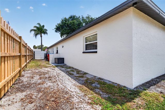12114 RHONDA TERRACE, Seminole, FL 33772