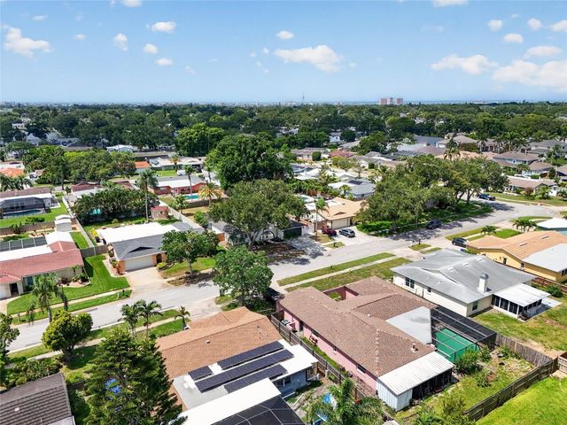 12114 RHONDA TERRACE, Seminole, FL 33772