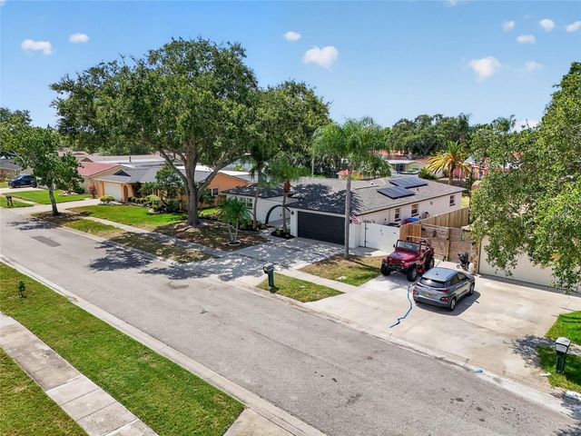 12114 RHONDA TERRACE, Seminole, FL 33772