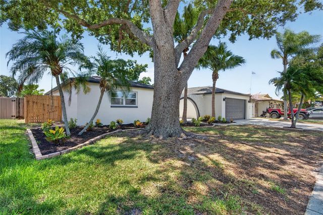12114 RHONDA TERRACE, Seminole, FL 33772