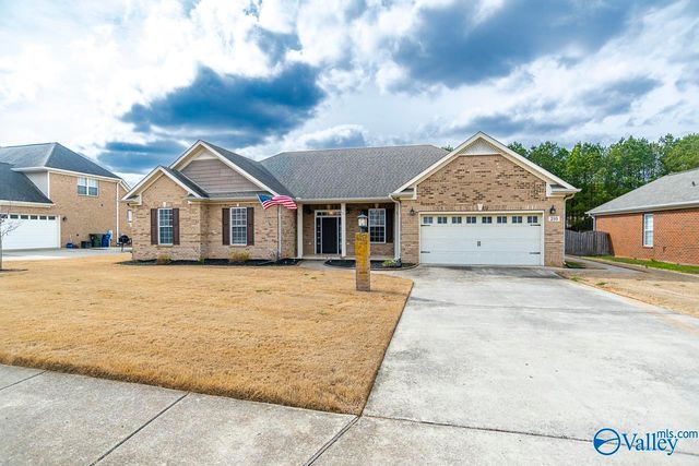 210 Harvest Ridge Drive, Harvest, AL 35749