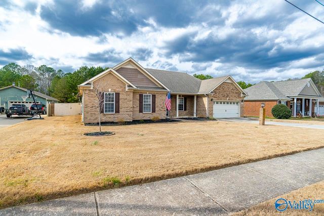 210 Harvest Ridge Drive, Harvest, AL 35749
