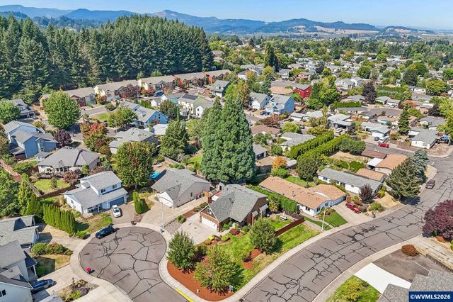 1641 NW Jeffrey Ct, Mcminnville, OR 97128