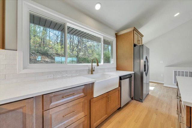 85 Little Paws LN, Buchanan, VA 24066