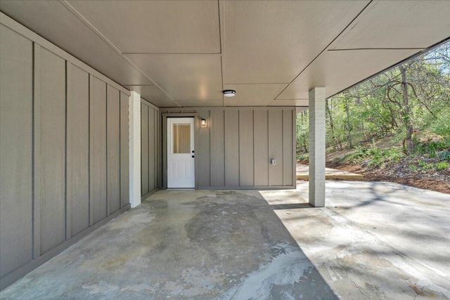 85 Little Paws LN, Buchanan, VA 24066