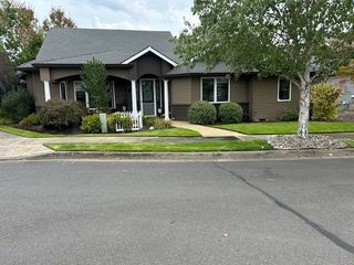 2516 MERIDIAN Dr, Woodburn, OR 97071