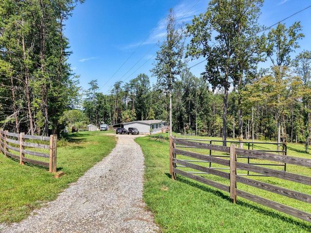 9656 Phillips Road, Young Harris, GA 30582