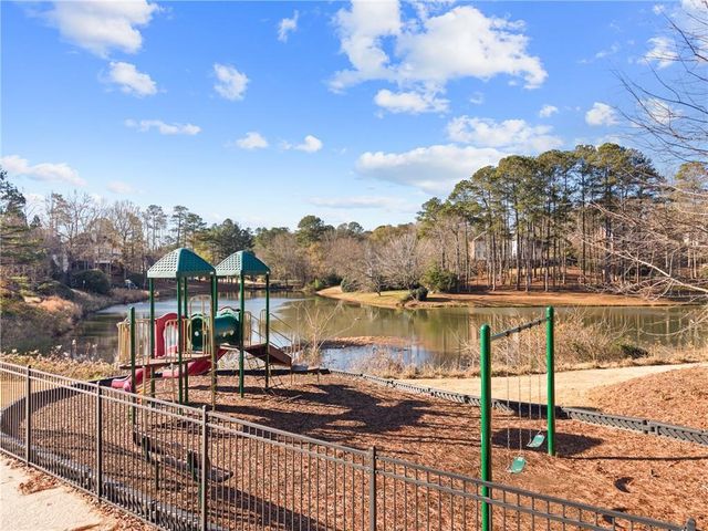 210 Tynebrae Place, Roswell, GA 30075