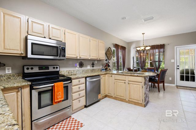 150 Lakeview Loop, Daphne, AL 36526