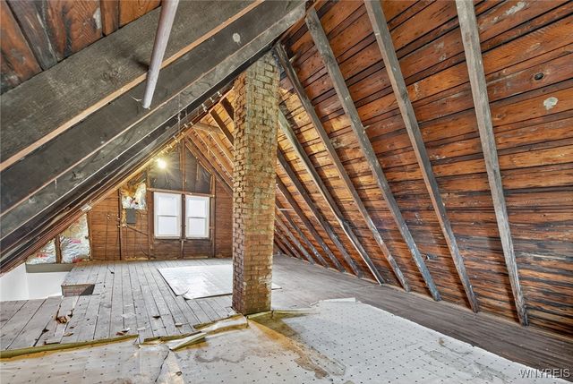 1957 Whitney Avenue, Niagara Falls, NY 14301