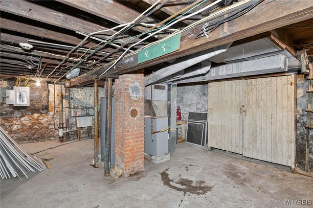 1957 Whitney Avenue, Niagara Falls, NY 14301