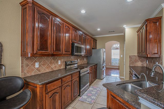 1664 Park Grove Drive, Irving, TX 75060