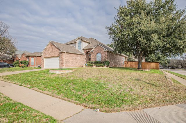 1664 Park Grove Drive, Irving, TX 75060