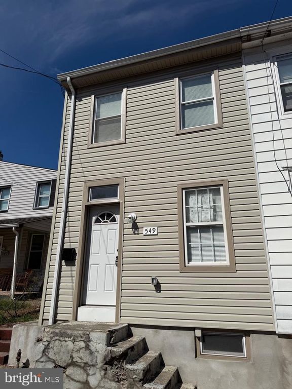 549 CHESTNUT ST #, Pottstown, PA 19464 — exterior