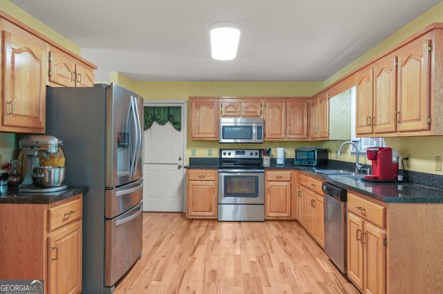 7616 Highland Oaks Dr, Young Harris, GA 30582
