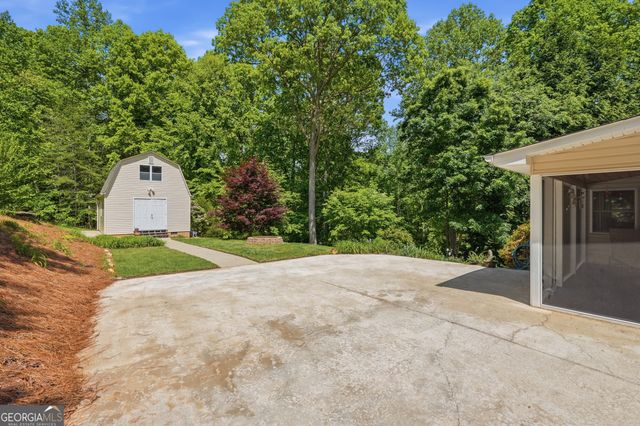7616 Highland Oaks Dr, Young Harris, GA 30582