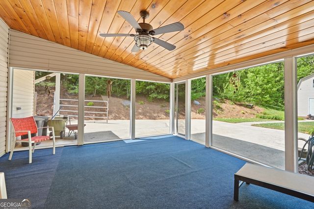 7616 Highland Oaks Dr, Young Harris, GA 30582