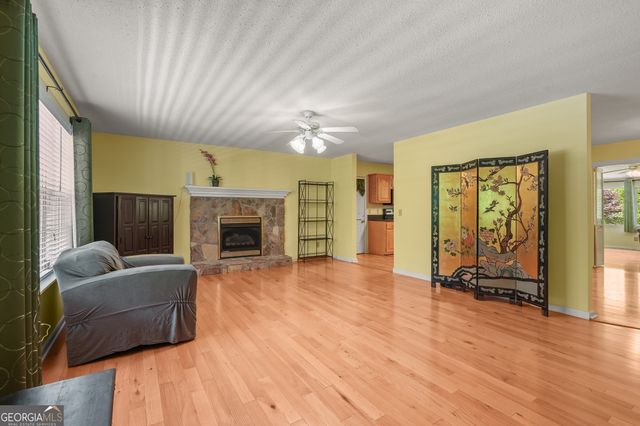 7616 Highland Oaks Dr, Young Harris, GA 30582