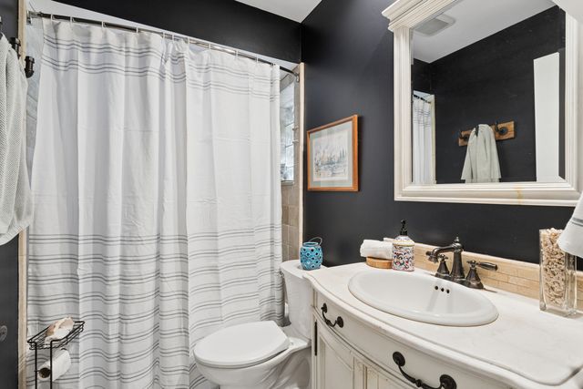 21 E Hillside Road, Naperville, IL 60540