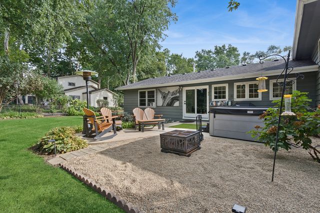 21 E Hillside Road, Naperville, IL 60540