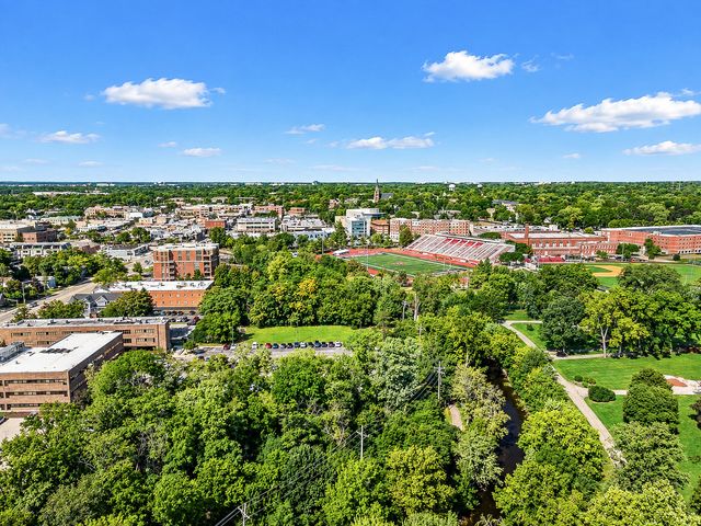 21 E Hillside Road, Naperville, IL 60540