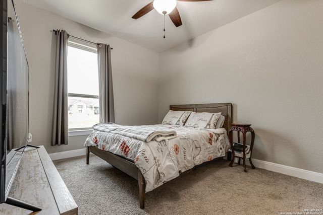 197 GENTLE BREEZE, Floresville, TX 78114