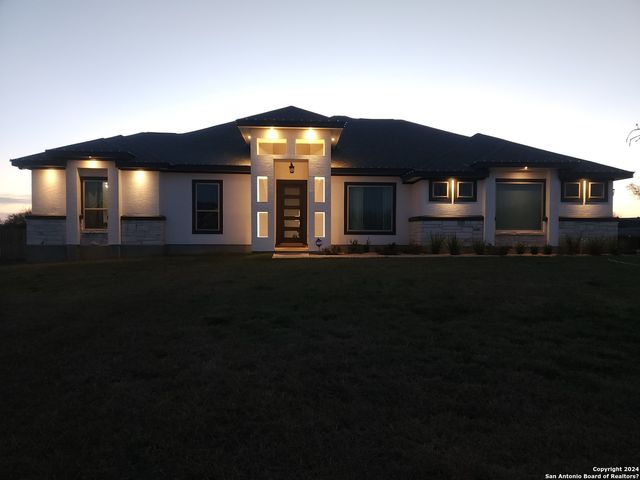 197 GENTLE BREEZE, Floresville, TX 78114