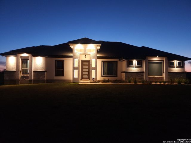 197 GENTLE BREEZE, Floresville, TX 78114