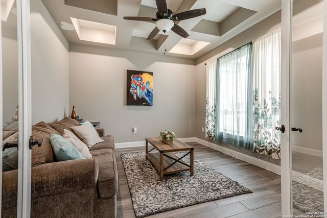 197 GENTLE BREEZE, Floresville, TX 78114