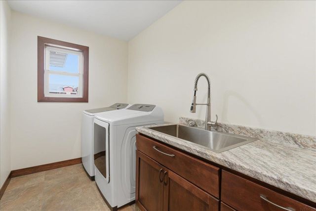 123 Carroll Boulevard, Dunkerton, IA 50626