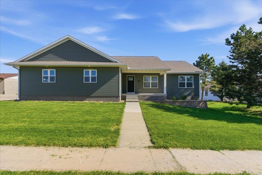 123 Carroll Boulevard, Dunkerton, IA 50626