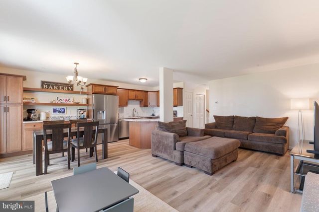 537 BROOKWOOD DR, Palmyra, PA 17078