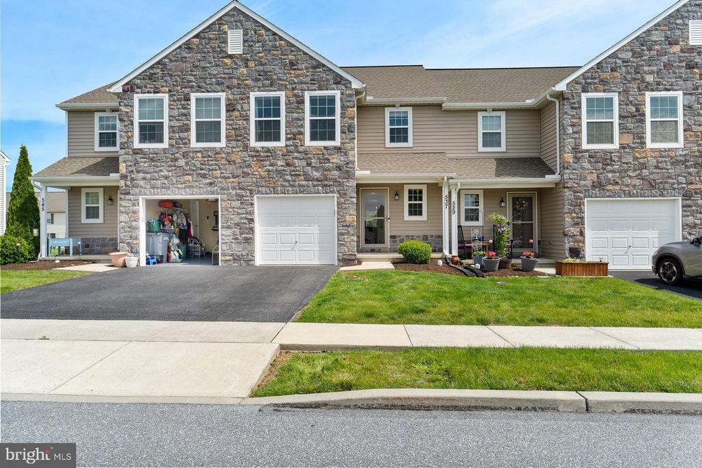537 BROOKWOOD DR, Palmyra, PA 17078