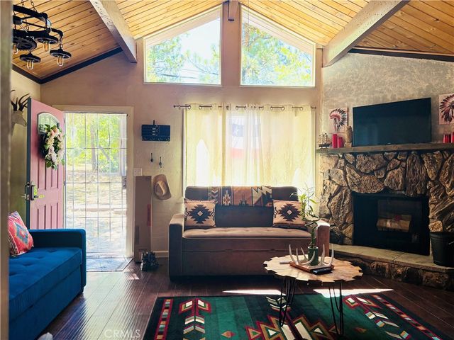 491 Imperial, Sugarloaf, CA 92386