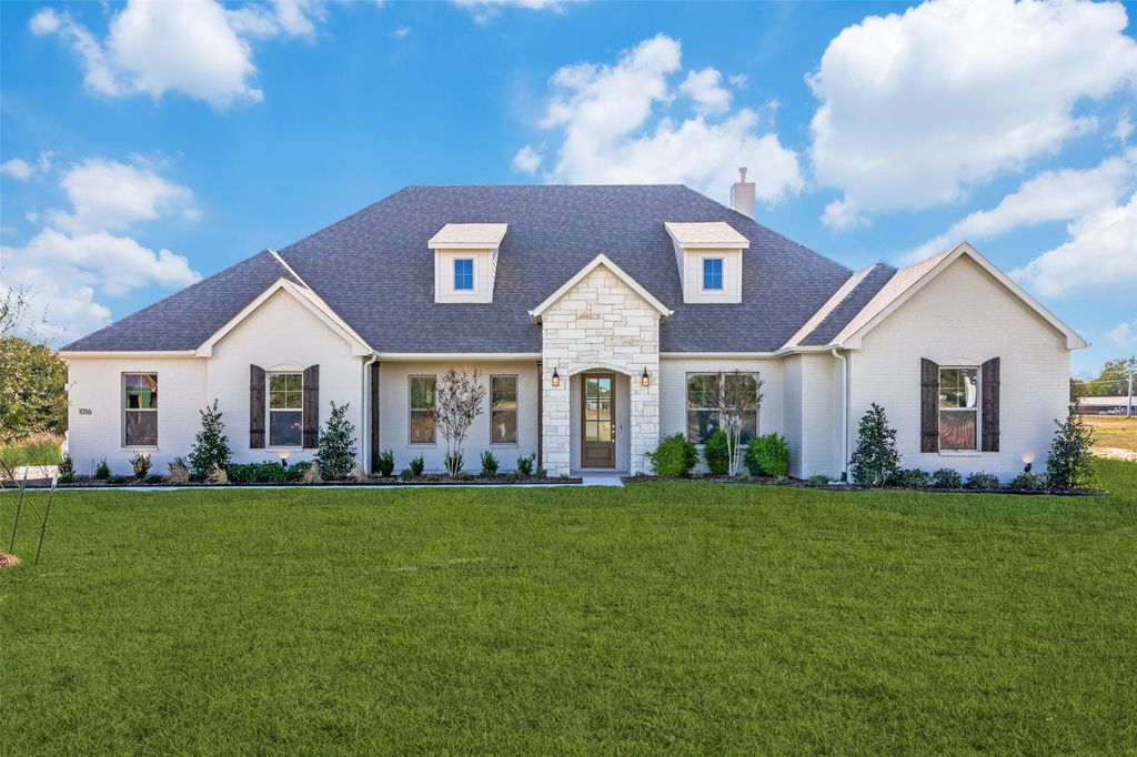 1016 Emery Court, Weatherford, TX 76087