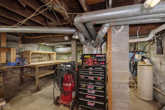 1276 S 16th Street, Noblesville, IN 46060