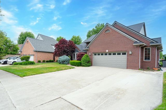47248 Malburg Way Drive, Macomb Township, MI 48044