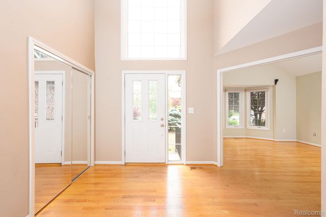 47248 Malburg Way Drive, Macomb Township, MI 48044