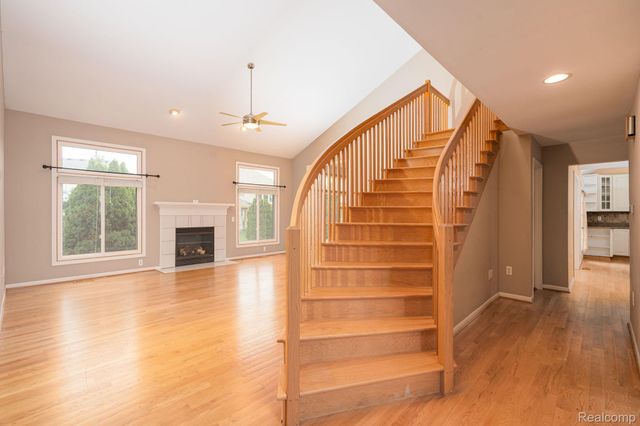 47248 Malburg Way Drive, Macomb Township, MI 48044