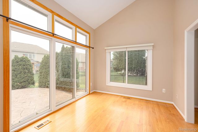 47248 Malburg Way Drive, Macomb Township, MI 48044