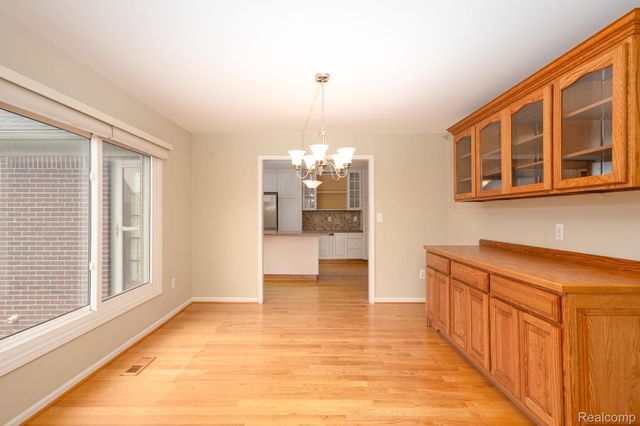 47248 Malburg Way Drive, Macomb Township, MI 48044
