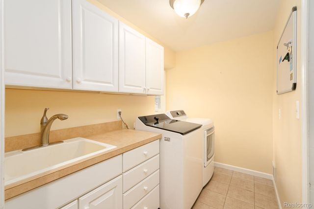 47248 Malburg Way Drive, Macomb Township, MI 48044