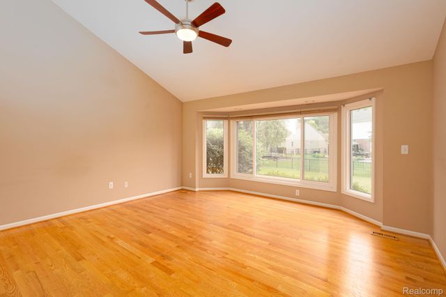 47248 Malburg Way Drive, Macomb Township, MI 48044