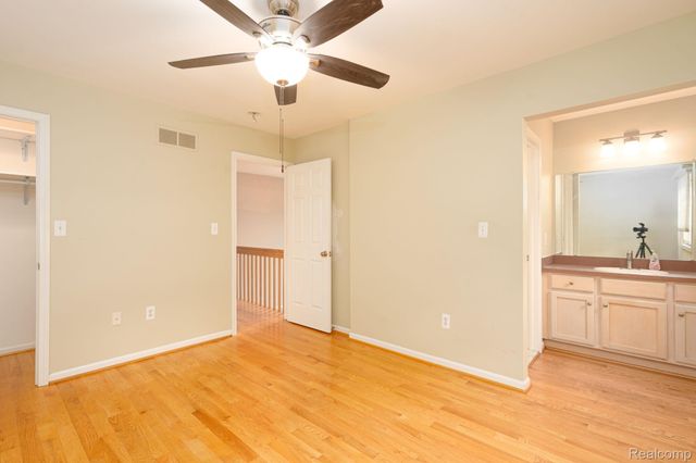 47248 Malburg Way Drive, Macomb Township, MI 48044